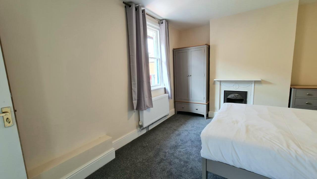 Grace Apartments - Living Rock Ashford  Extérieur photo