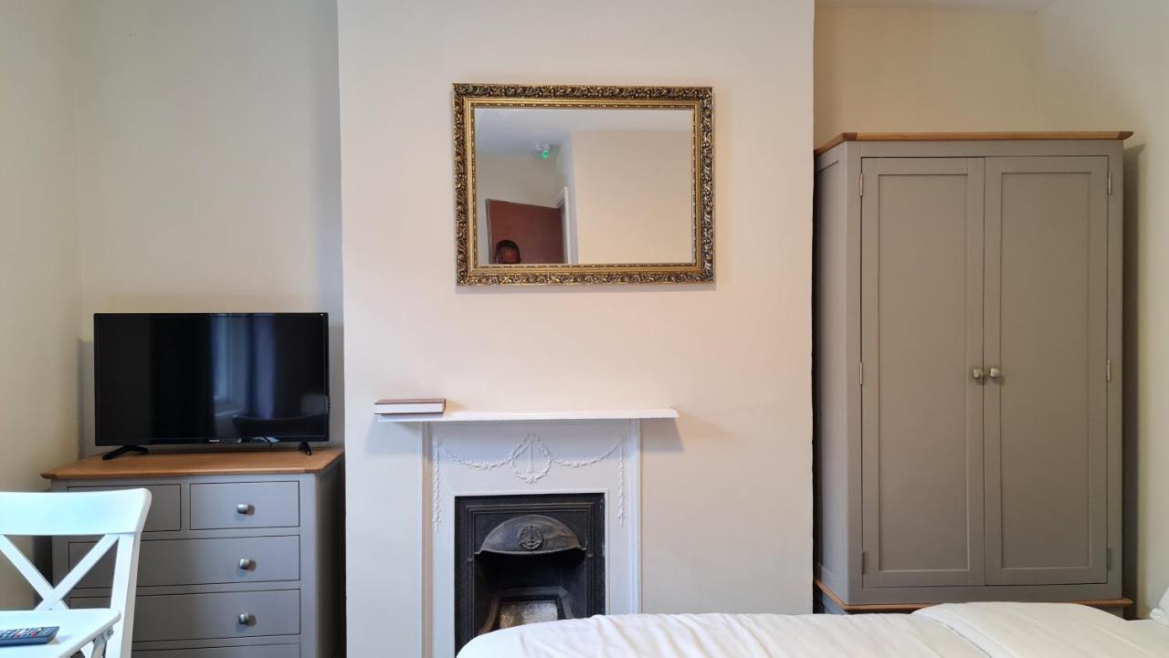 Grace Apartments - Living Rock Ashford  Extérieur photo